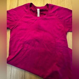Lululemon Swiftly Tech Short Sleeve Shirt 2.0 magenta –size 8